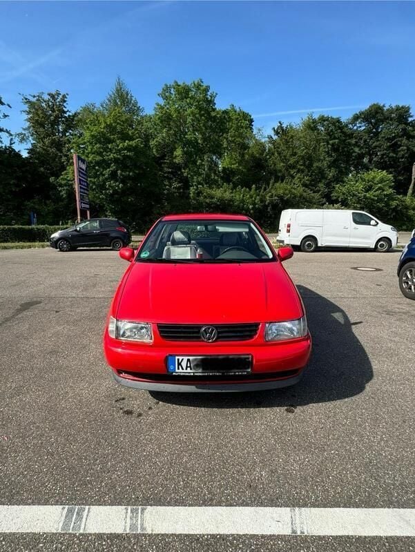 Rot Gebraucht 1996 VW Polo Limousine | 550 € (Guter Preis) - Bild 1/4