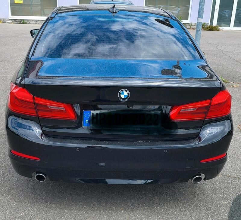 Schwarz Gebraucht 2018 BMW 530 Luxury Line Limousine | 27.000 € (Teuer) - Bild 1/4