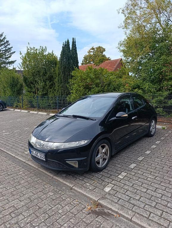 Schwarz Gebraucht 2007 Honda Civic Limousine | 2.700 € (Etwas zu teuer) - Bild 1/4