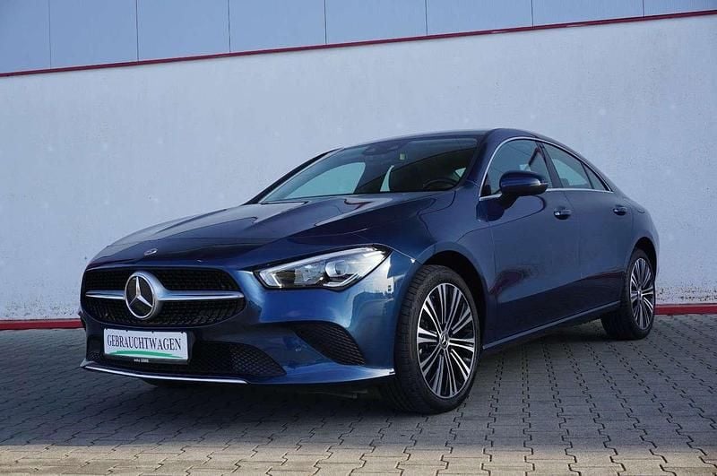 Gebraucht Mercedes CLA250e 160 PS (117 kW) 2022 Denimblau metallic Limousine