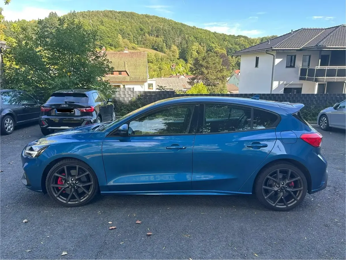 Gebraucht Ford Focus ST 190 PS (139 kW) 2019 Blau Limousine