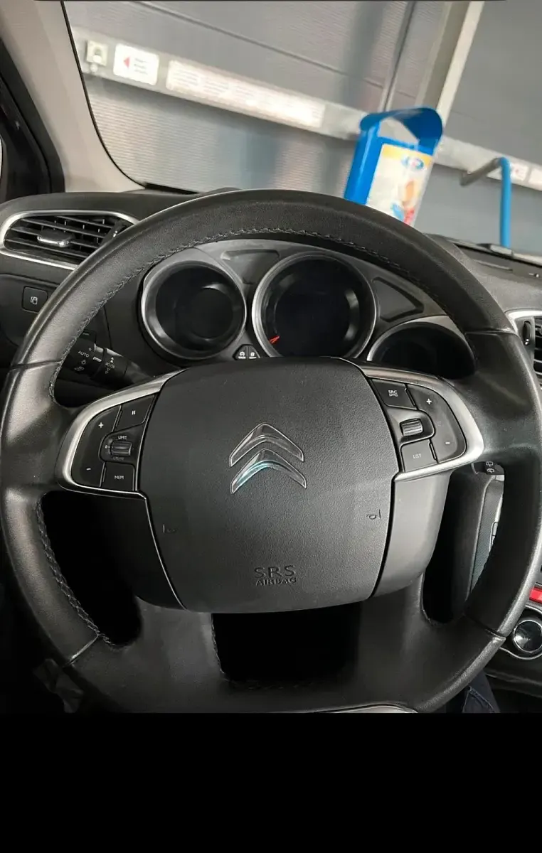 Gebraucht Citroën C4 114 PS (83 kW) 2015 Grau Kleinwagen
