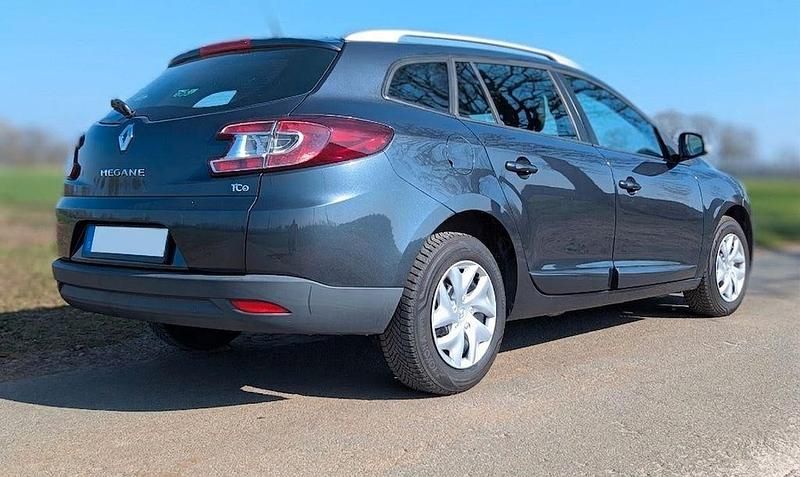 Gebraucht Renault Mégane III 116 PS (85 kW) 2014 Grau Limousine