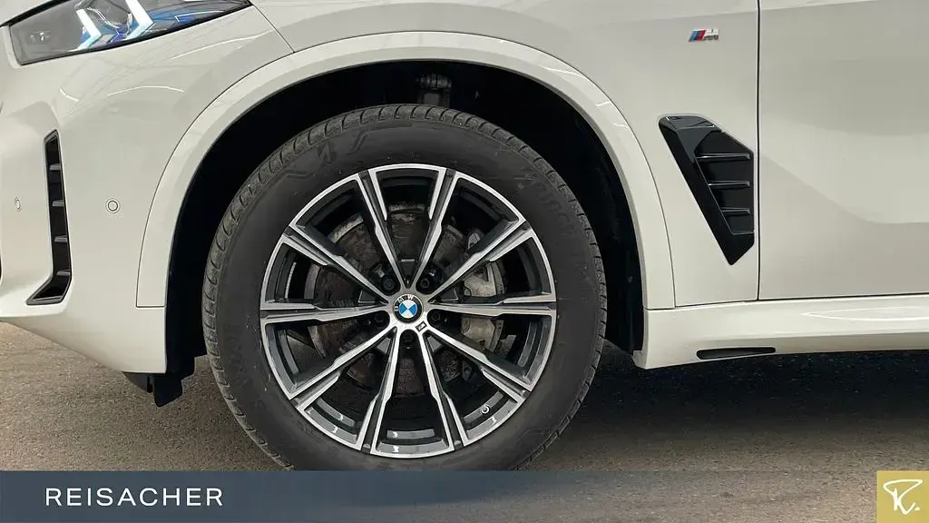 Gebraucht BMW X5 M Sport 298 PS (219 kW) 2025 Weiß SUV