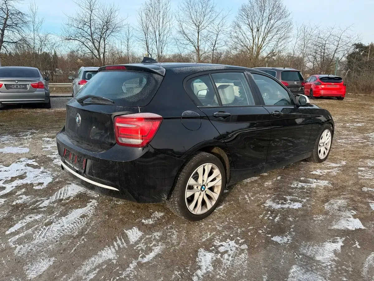 Gebraucht BMW 118 Urban Line 170 PS (125 kW) 2012 Schwarz Kleinwagen