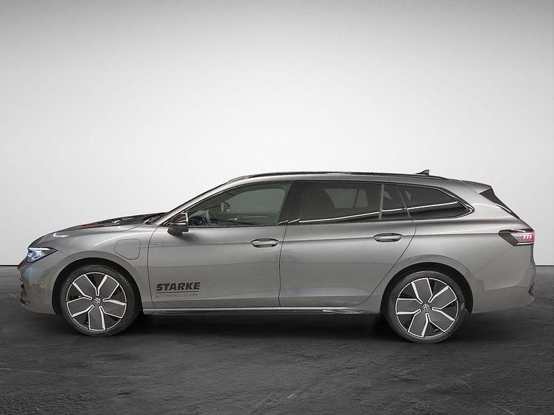 Gebraucht VW Passat R-line 272 PS (200 kW) 2025 Grau (diabasgrau metallic) Kombi