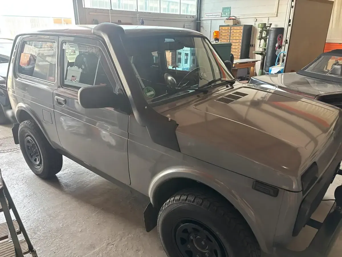 Gebraucht Lada Taiga 83 PS (61 kW) 2014 Grün SUV