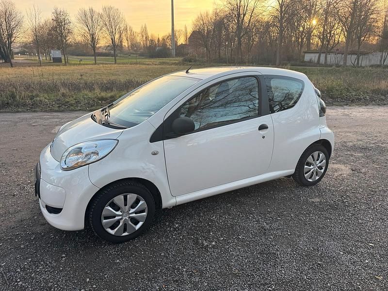 Gebraucht Citroën C1 68 PS (50 kW) 2011 Weiß Kleinwagen