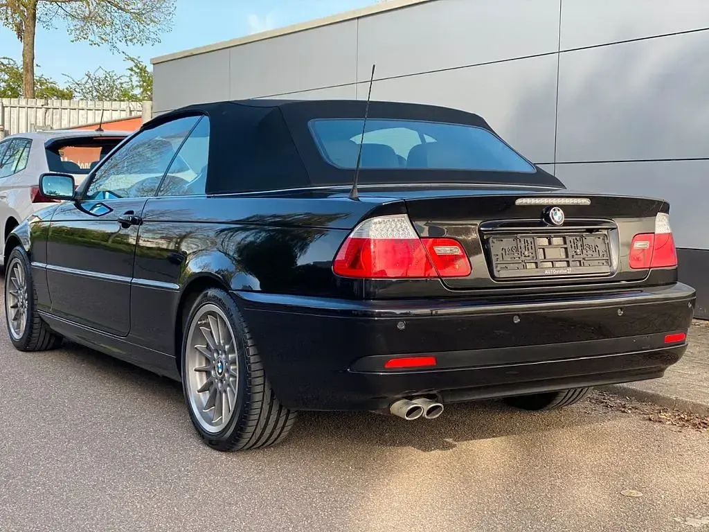 Gebraucht BMW 320 Cabriolet Exclusive 170 PS (125 kW) 2005 Schwarz Cabrio