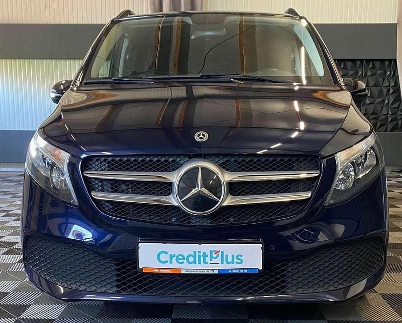 Gebraucht Mercedes V220 163 PS (119 kW) 2021 Blau Van / Kleinbus