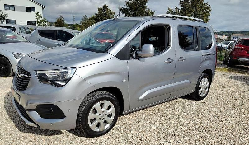 Grau Gebraucht 2018 Opel Combo Life Innovation Van / Kleinbus | 13.900 € (Fairer Preis) - Bild 1/4