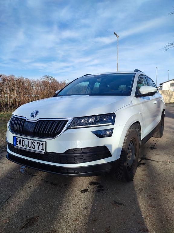 Weiß Gebraucht 2017 Skoda Karoq Ambition SUV | 17.700 € (Fairer Preis) - Bild 1/4