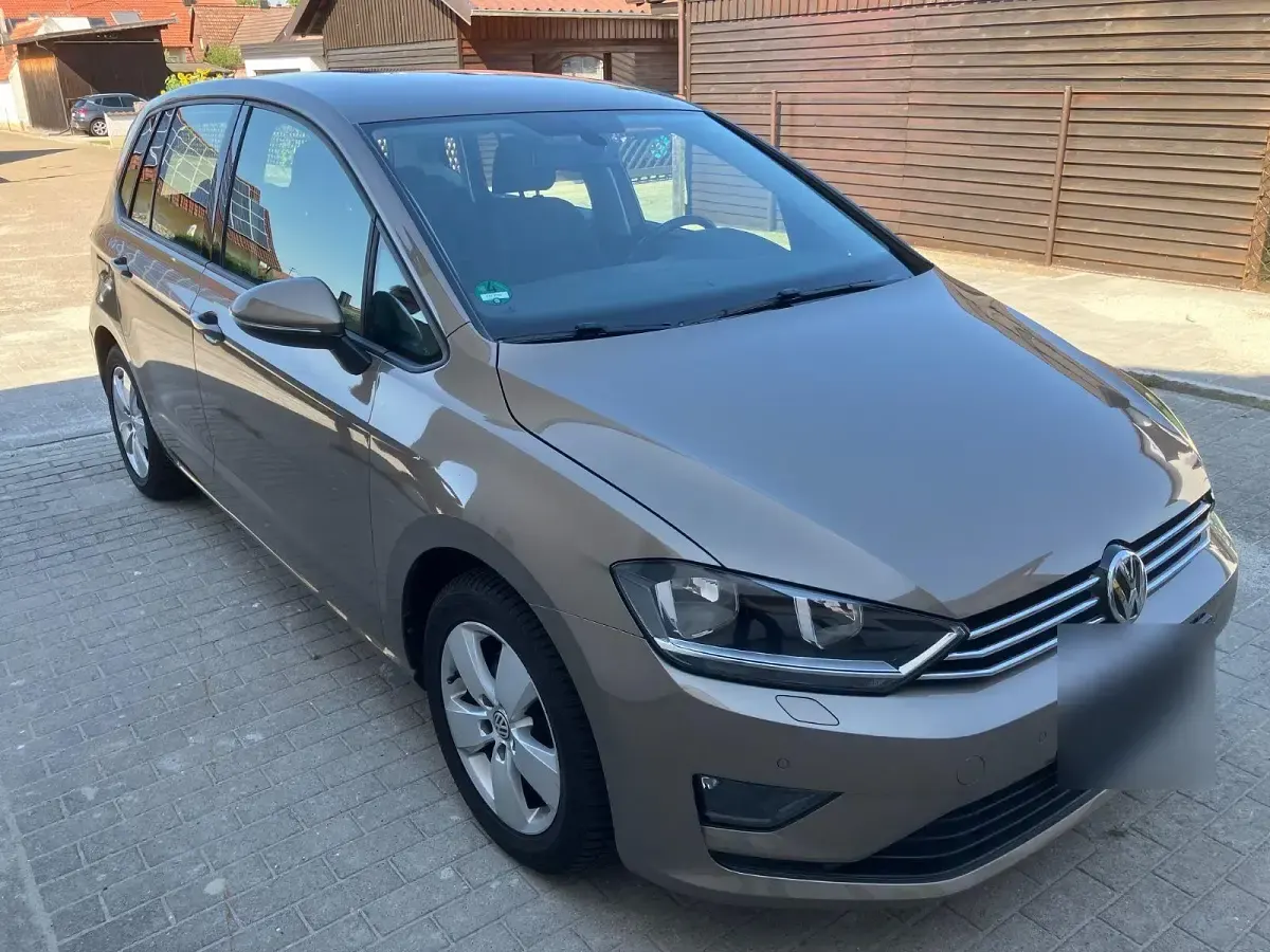 Gebraucht VW Golf Sportsvan Comfortline 110 PS (80 kW) 2015 Braun Van / Kleinbus