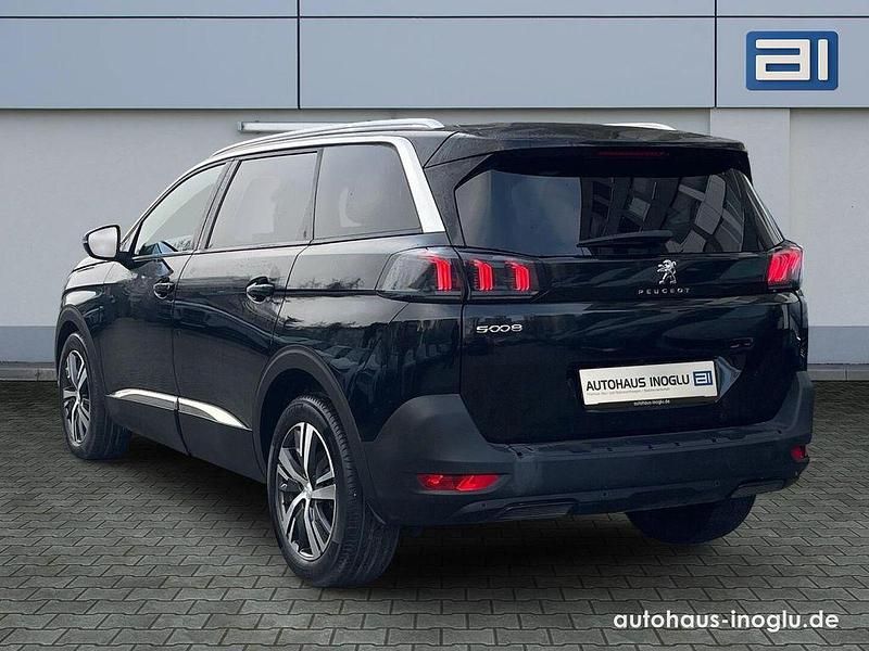 Gebraucht Peugeot 5008 Allure 131 PS (96 kW) 2024 Schwarz SUV