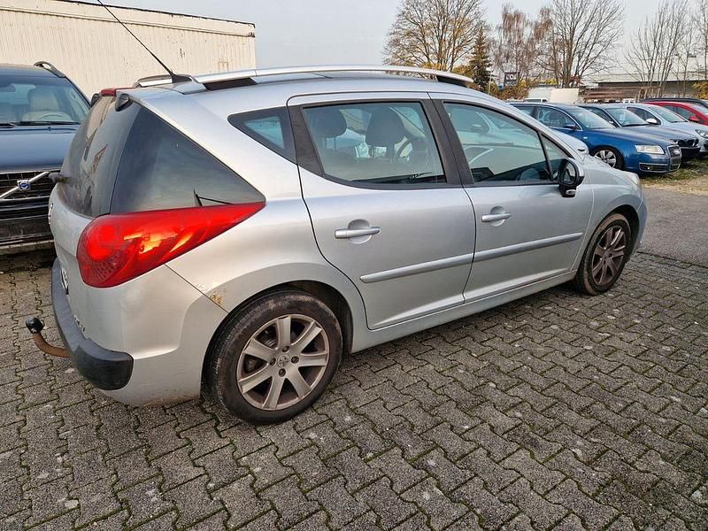 Gebraucht Peugeot 207 109 PS (80 kW) 2009 Kombi