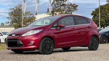 Gebraucht Ford Fiesta Titanium 82 PS (60 kW) 2009 Hot magenta Kleinwagen
