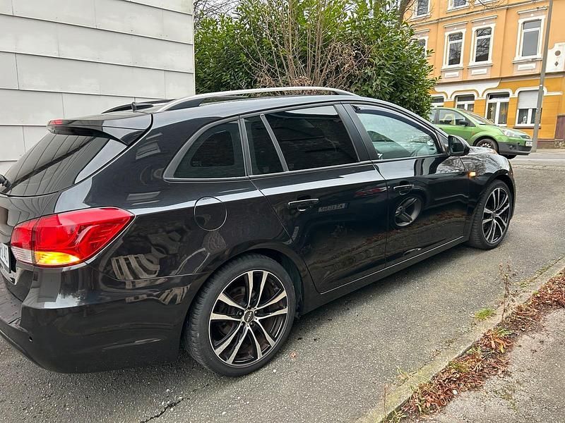 Gebraucht Chevrolet Cruze 140 PS (102 kW) 2013 Schwarz Kombi