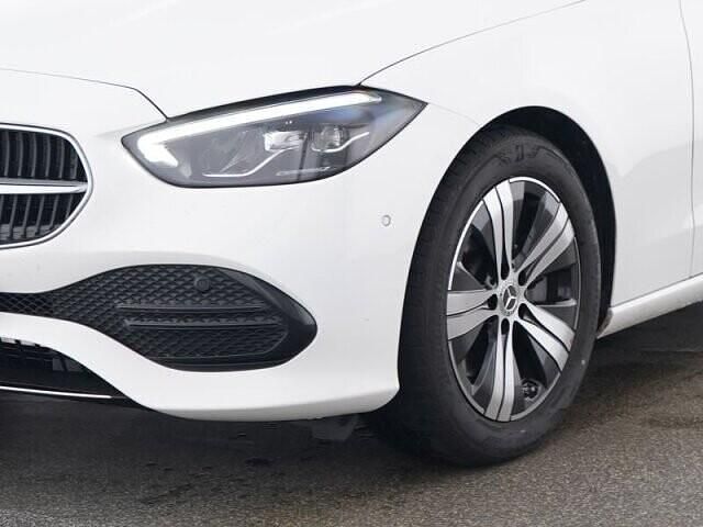 Gebraucht Mercedes C200 Avantgarde 204 PS (150 kW) 2025 Unilack polarweiß Kombi