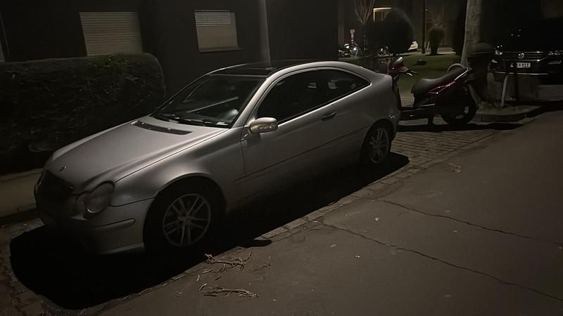 Silber Gebraucht 2001 Mercedes C230 Coupé | 1.500 € (Guter Preis) - Bild 1/3