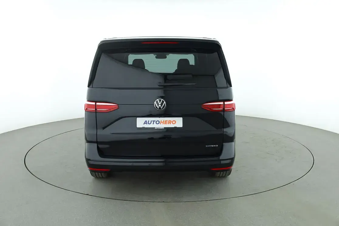 Używany VW Multivan Life 218 KM (160 kW) 2023 Czarny Minivan