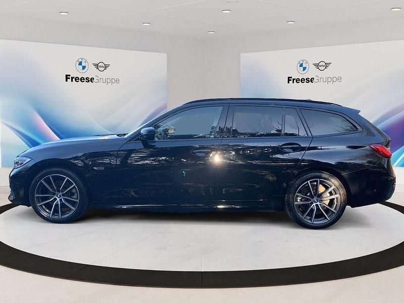 Gebraucht BMW 320e Shadowline 204 PS (150 kW) 2021 Schwarz Kombi