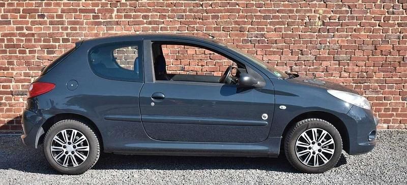 Gebraucht Peugeot 206 S 60 PS (44 kW) 2012 Gris hurricane Limousine