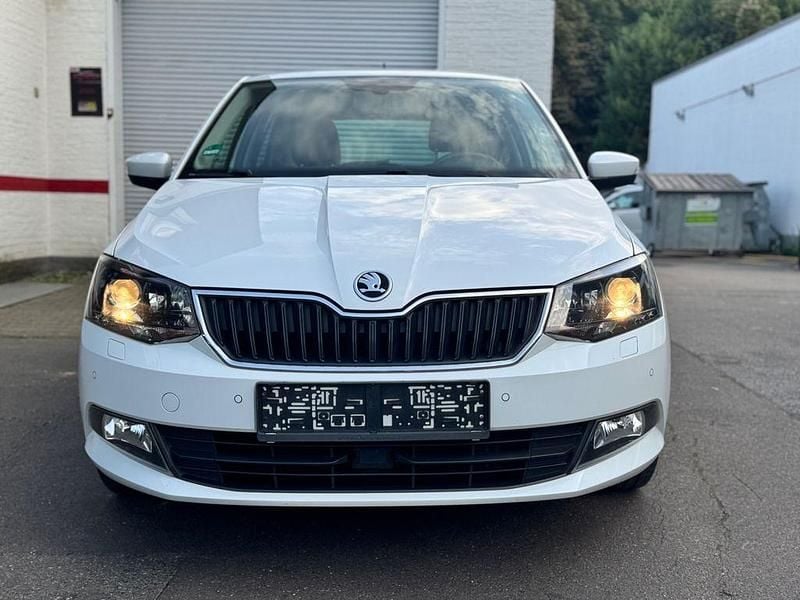 Weiß Gebraucht 2017 Skoda Fabia Drive Limousine | 7.650 € (Superpreis) - Bild 1/4