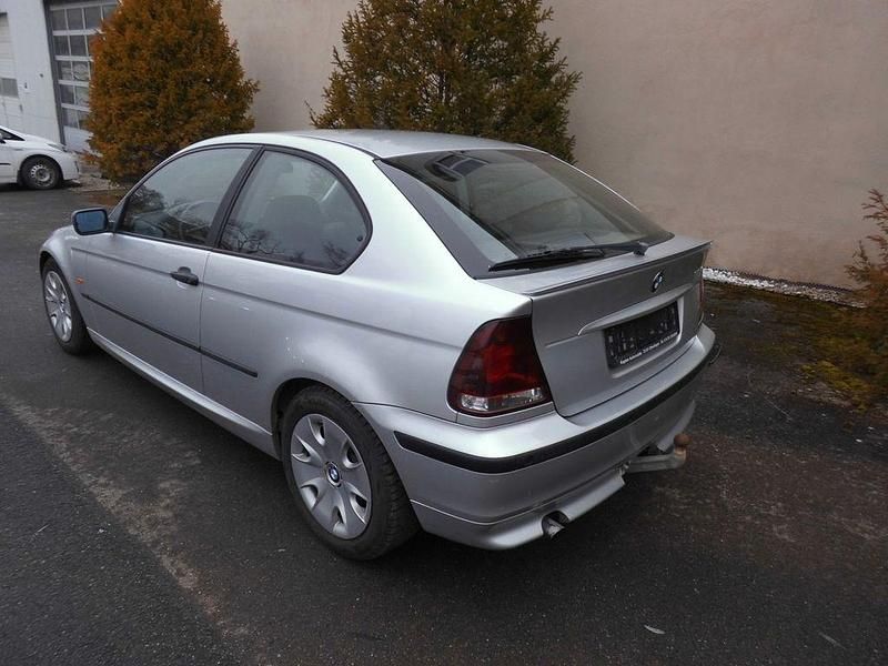 Gebraucht BMW 318 Lifestyle 143 PS (105 kW) 2004 Silber Limousine