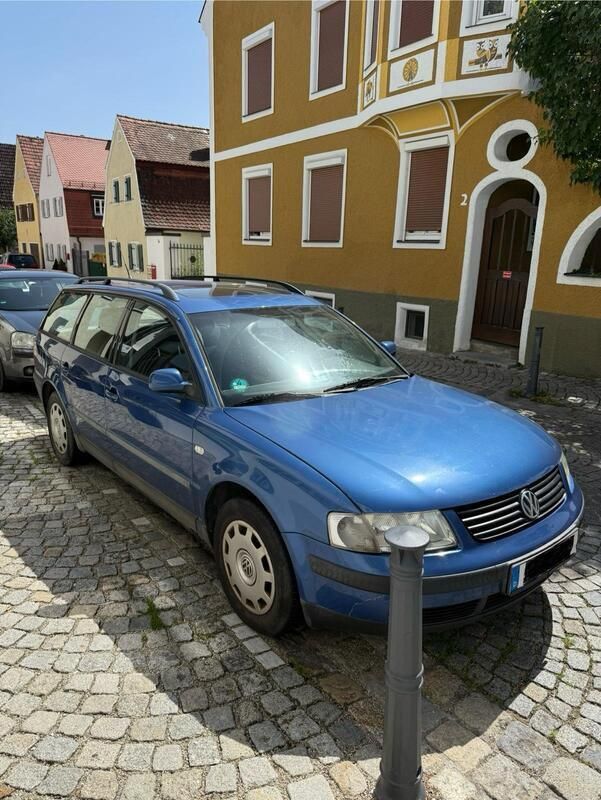 Blau Gebraucht 2000 VW Passat Kombi | 400 € (Superpreis) - Bild 1/4