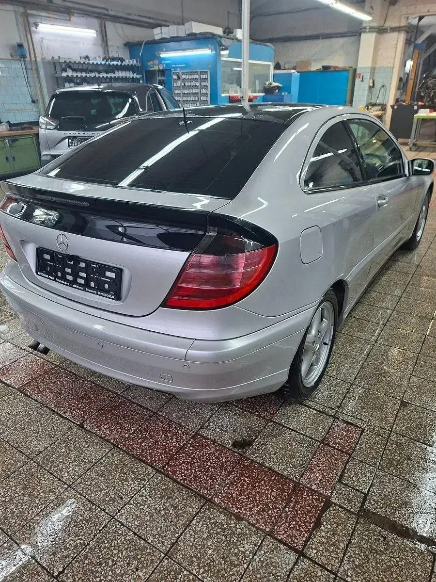 Gebraucht Mercedes C220 143 PS (105 kW) 2001 Silber Coupé