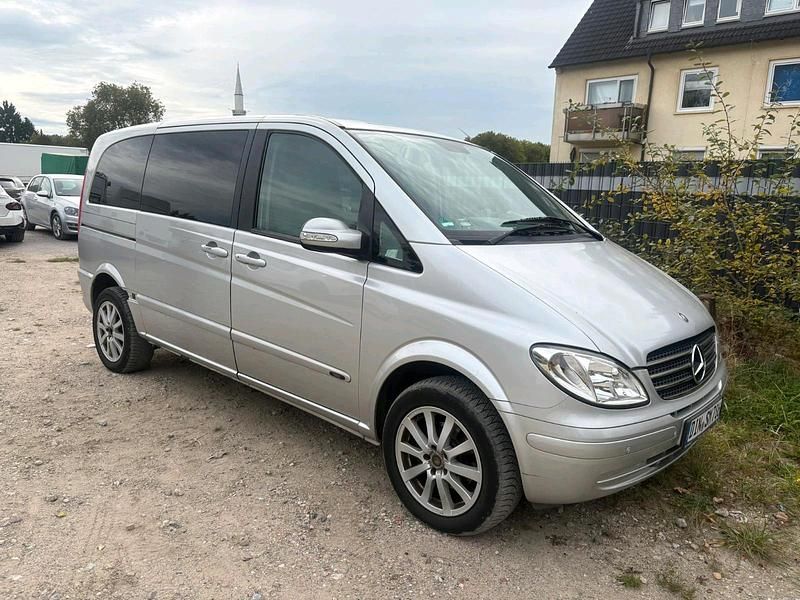 Silber Gebraucht 2005 Mercedes Viano Van / Kleinbus | 4.600 € - Bild 1/4