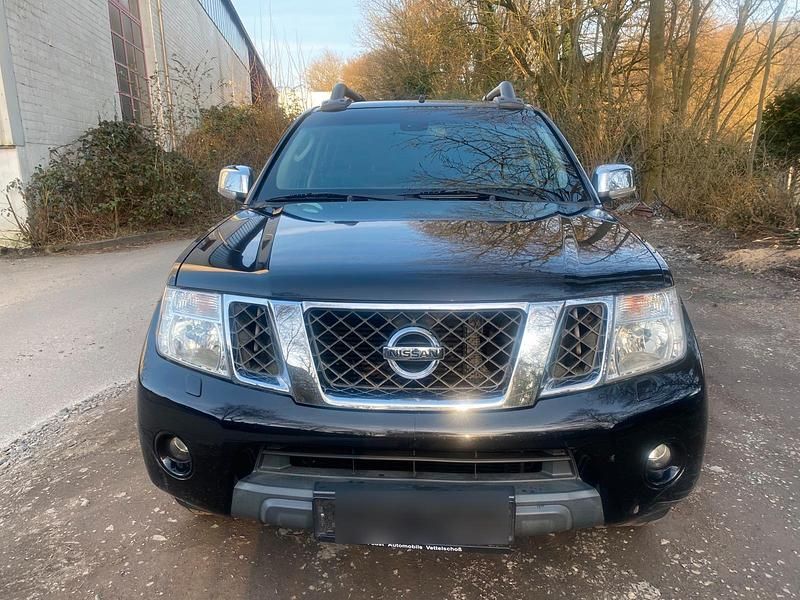 Blau Gebraucht 2013 Nissan Navara Abholung | 13.500 € (Etwas zu teuer) - Bild 1/4