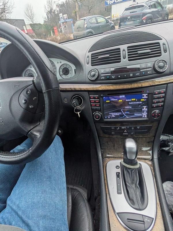 Gebraucht Mercedes E240 177 PS (130 kW) 2005 Silber Kombi