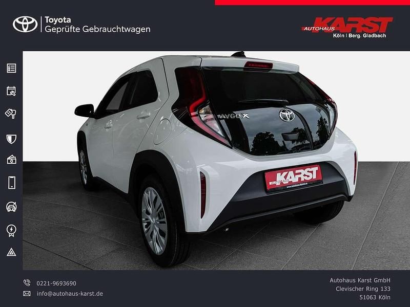 Neu Toyota Aygo X Play 72 PS (52 kW) 2026 Weiß SUV