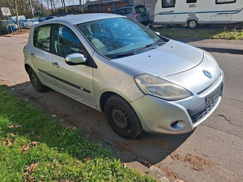 Gebraucht Renault Clio III Expression 75 PS (55 kW) 2010 Silber Limousine