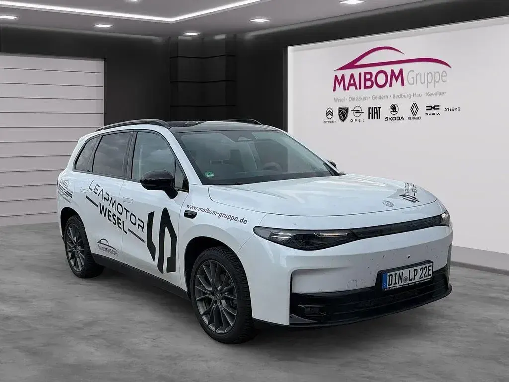 Gebraucht Leapmotor C10 215 PS (158 kW) 2025 Other SUV