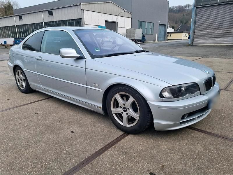 Gebraucht BMW 320 150 PS (110 kW) 2000 Silber Coupé