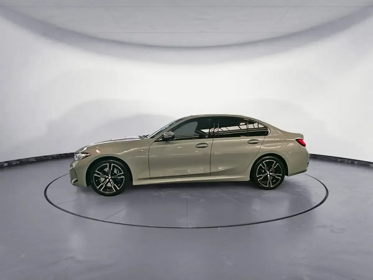 Gebraucht BMW 330 M Sport 245 PS (180 kW) 2025 Limousine