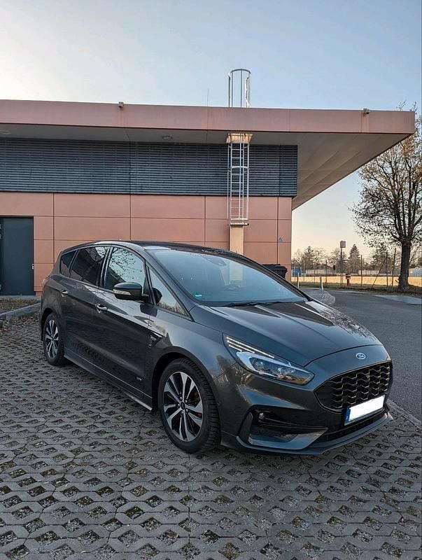 Grau Gebraucht 2021 Ford S-MAX ST-Line Van / Kleinbus | 32.000 € (Etwas zu teuer) - Bild 1/4