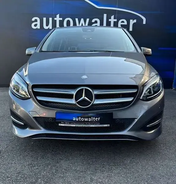 Gebraucht Mercedes B250 211 PS (155 kW) 2015 Grau Kleinwagen