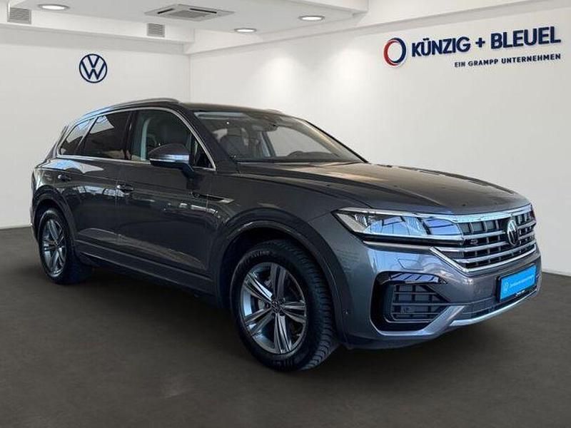Gebraucht VW Touareg Elegance 231 PS (169 kW) 2023 Siliziumgrau metallic SUV