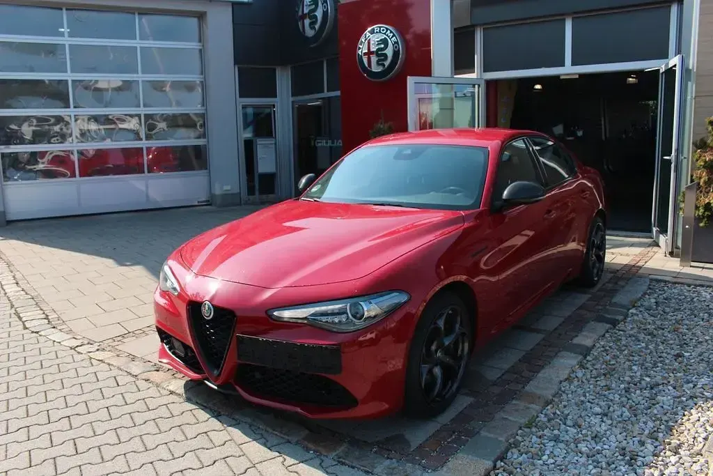 Gebraucht Alfa Romeo Giulia Estrema 280 PS (205 kW) 2022 Rot Limousine