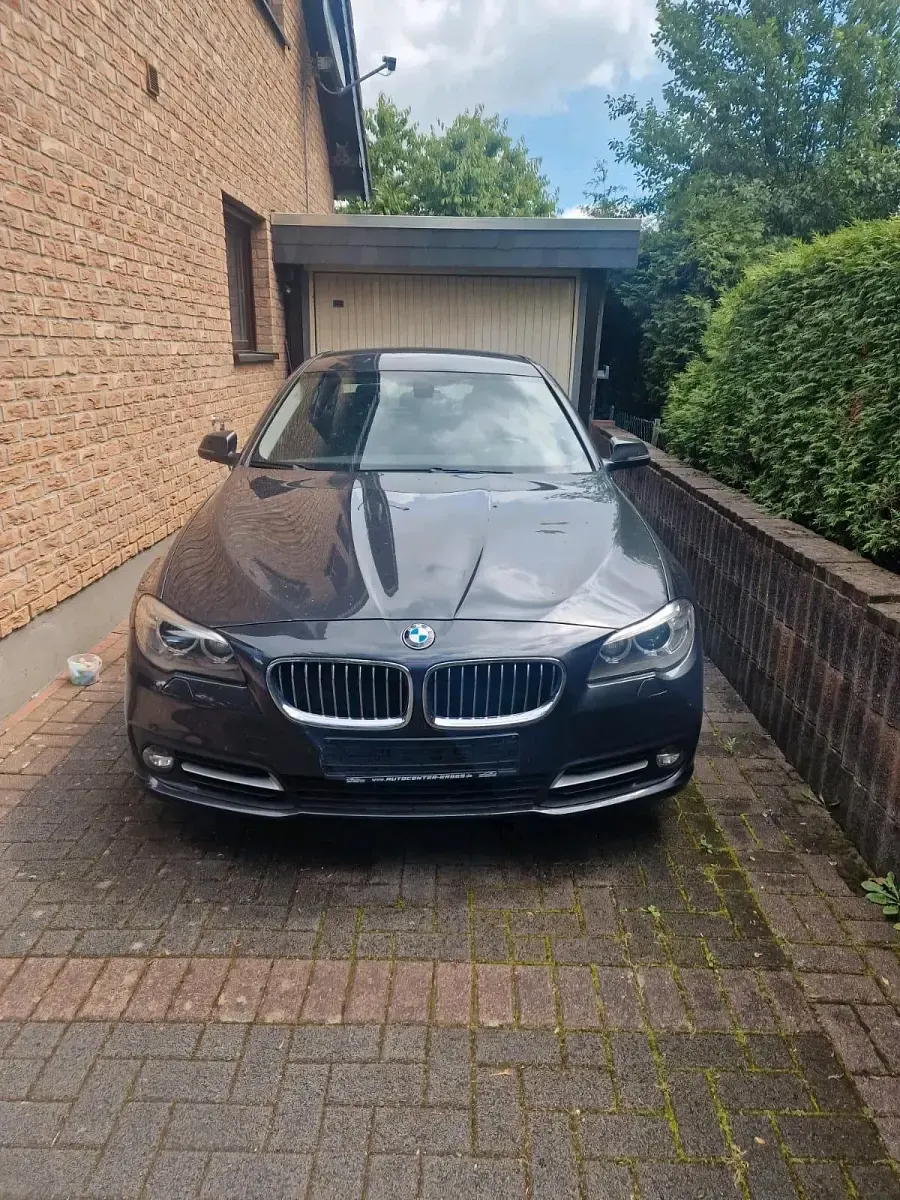 Gebraucht BMW 520 190 PS (139 kW) 2016 Grau Limousine