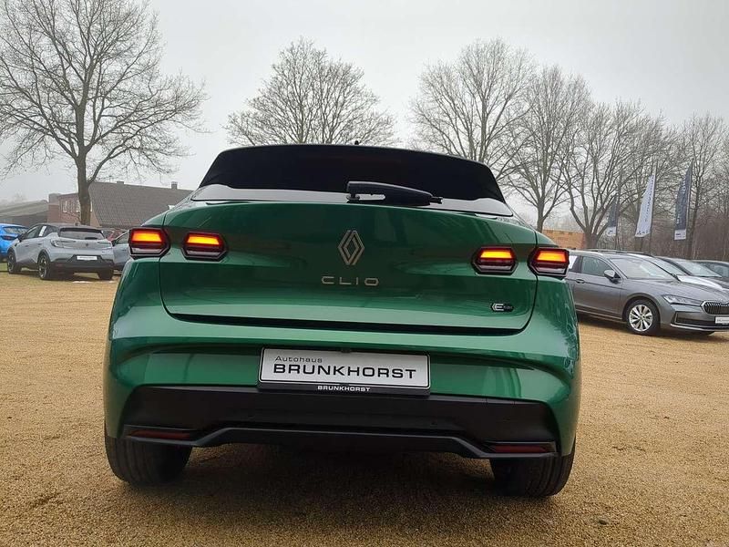 Neu Renault Clio V Techno 158 PS (116 kW) 2026 Absolutgrün Kleinwagen