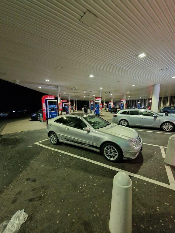 Grau Gebraucht 2004 Mercedes 230 Coupé | 3.599 € - Bild 1/1