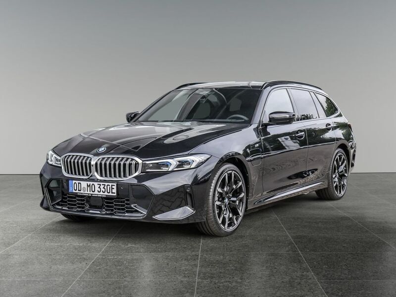 Schwarz Gebraucht 2025 BMW 330e M Sport Kombi | 59.900 € - Bild 1/4