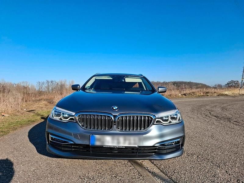 Blau Gebraucht 2019 BMW 530 Sport Line Kombi | 34.990 € (Guter Preis) - Bild 1/4