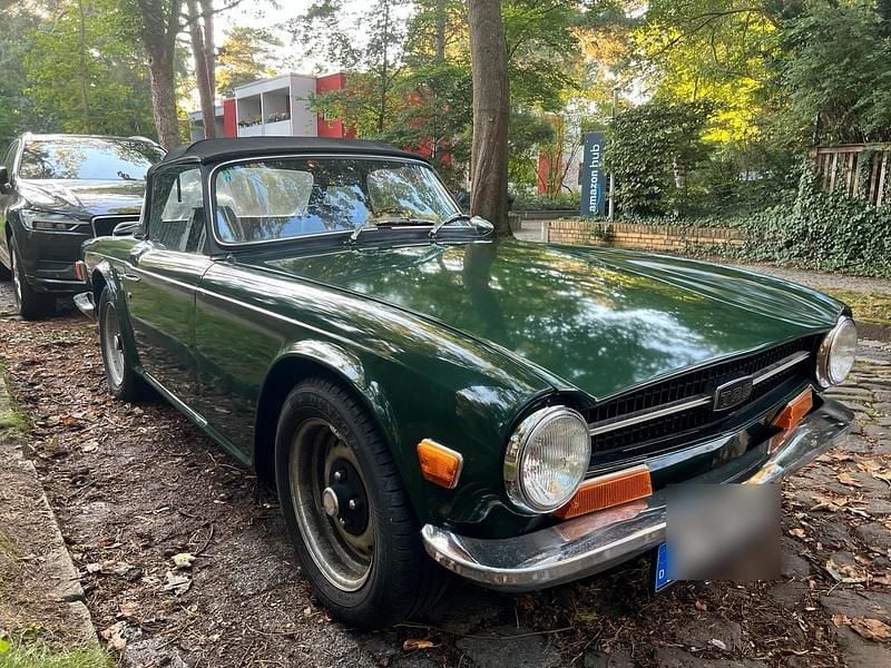 Grün Gebraucht 1972 Triumph TR6 Cabrio | 13.450 € - Bild 1/4