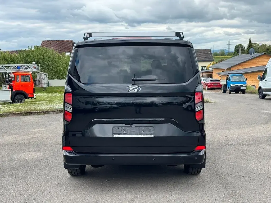 Neu Ford Tourneo Titanium 170 PS (125 kW) 2026 Schwarz Van / Kleinbus