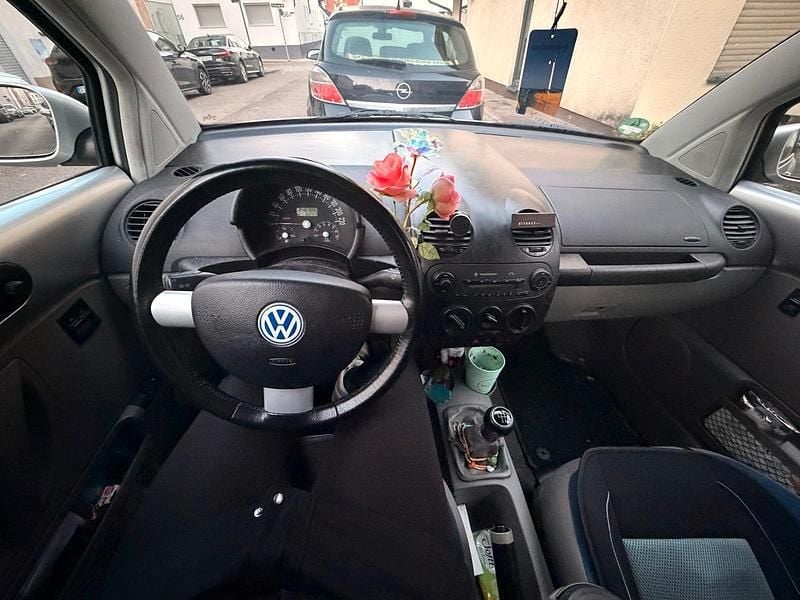 Grau Gebraucht 2001 VW Beetle Kleinwagen | 550 € (Guter Preis) - Bild 1/4